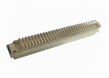 Courant 3A à angle droit de Pin droit DIN 41612 de l'en-tête 3x32 de rangée masculine de la borne trois