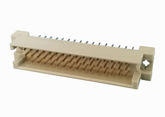 Trois type à angle droit en-tête de connecteur du mâle DIN 41612 de rangée de Pin de 3x16 ignifuge