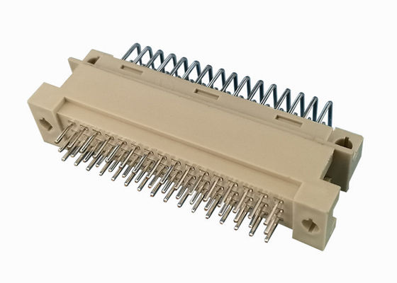 Trois type à angle droit en-tête de connecteur du mâle DIN 41612 de rangée de Pin de 3x16 ignifuge