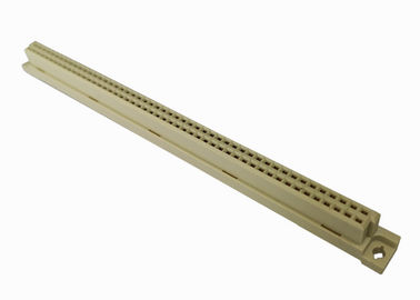 La borne droite deux du connecteur 2x50 DIN 41612 rament la prise d'Européen de 180 degrés